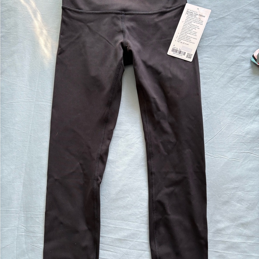 Lululemon size 4 ribbed tights 25”